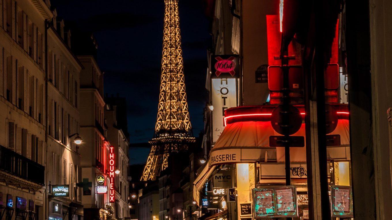 visit Paris, louvre, Eiffel tour, airoluggage, send luggage ahead